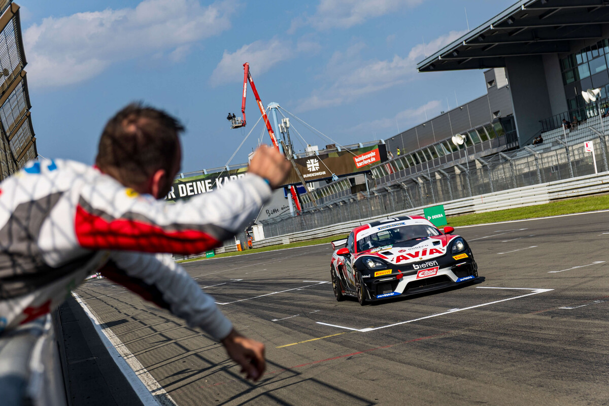 Wendland Motorentechnik gratuliert W&S Motorsport zur Rekordsaison 2025